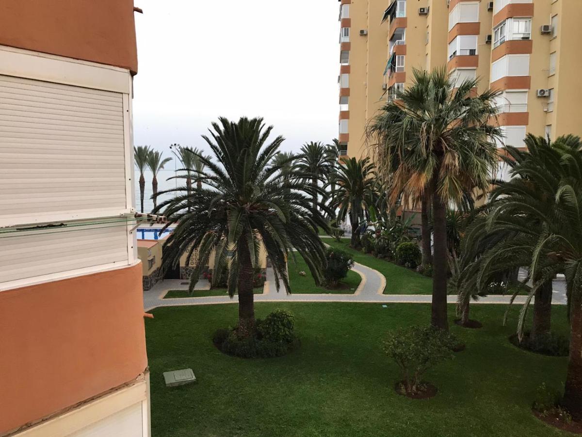 Apartamentos Centro Internacional Algarrobo-Costa Eksteriør billede