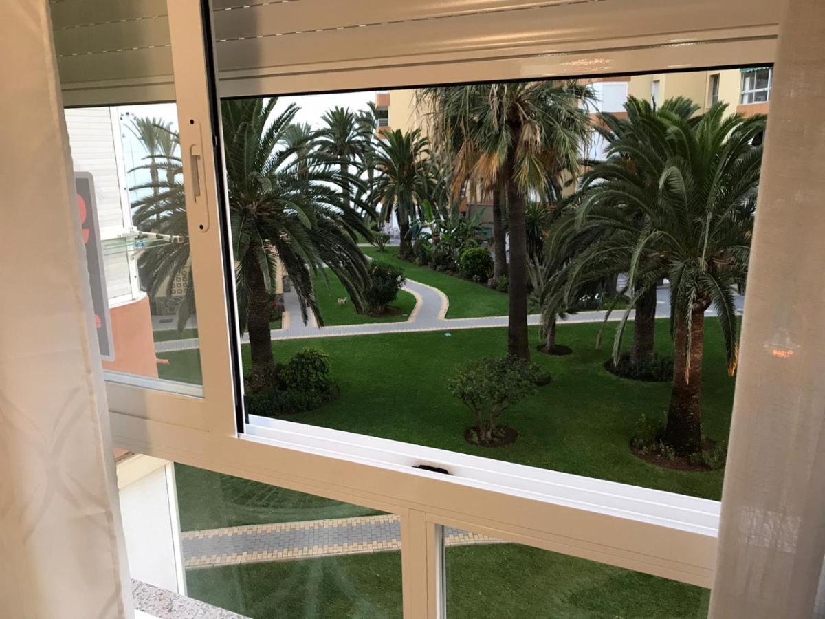 Apartamentos Centro Internacional Algarrobo-Costa Eksteriør billede